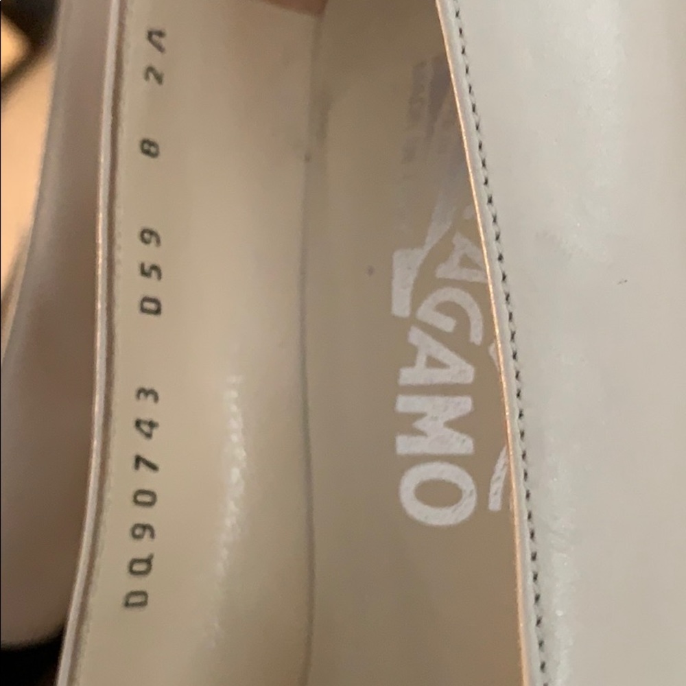 Gorgeous Salvatore Ferragamo 2” heel! - Picture 2 of 8